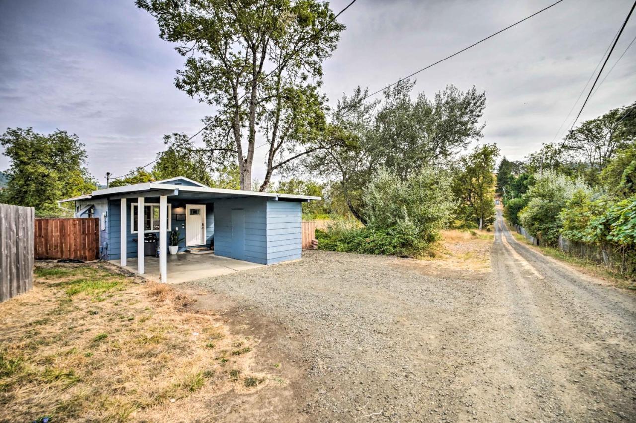 Cozy With Fire Pit&gas Grill! * Roseburg